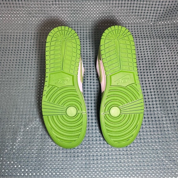 ***NWT***Air 1 Jordan Low SE Green & White - Picture 6 of 11